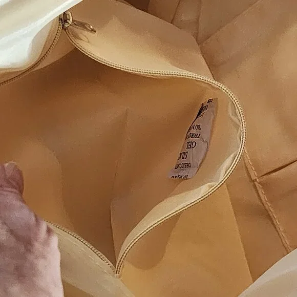 Ulta Beauty Linen Silver PVC Trimmed Poly Lined Quilted Snap Closure Tote Bag - Picture 13 of 16